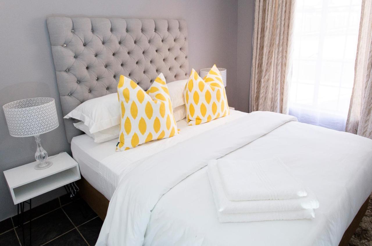 3 Lux Suites Миделбург Екстериор снимка